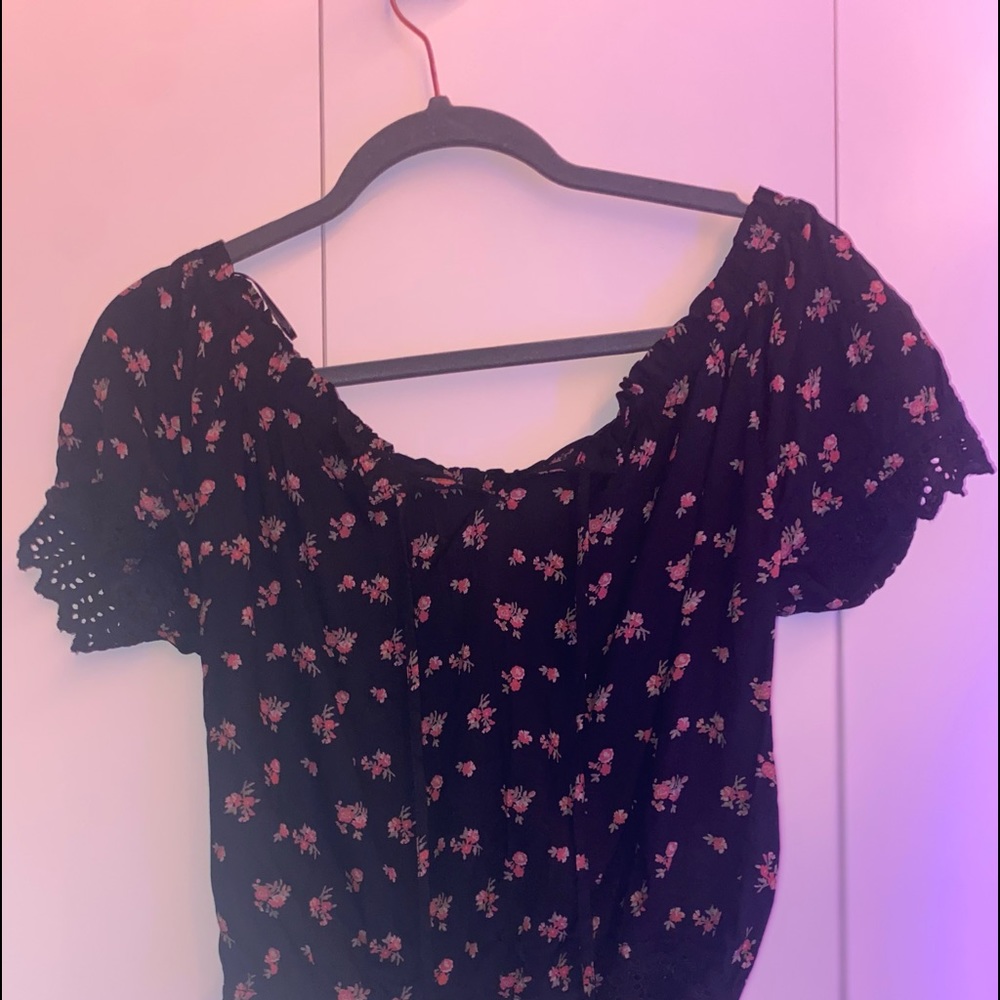 Off shoulder. Black with flower pattern
